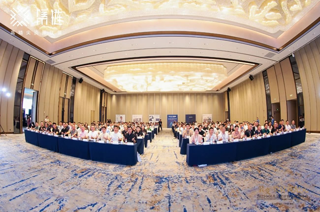 裂变·设计新纪元：融合新生，智创未来，链优共进