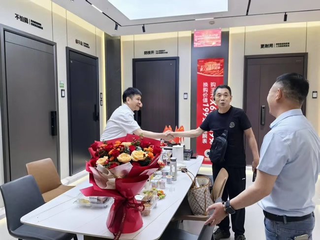 王力门业